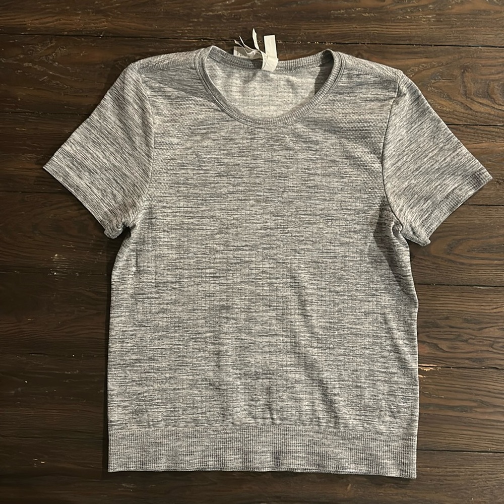 Athleta In Motion Tee - size Small